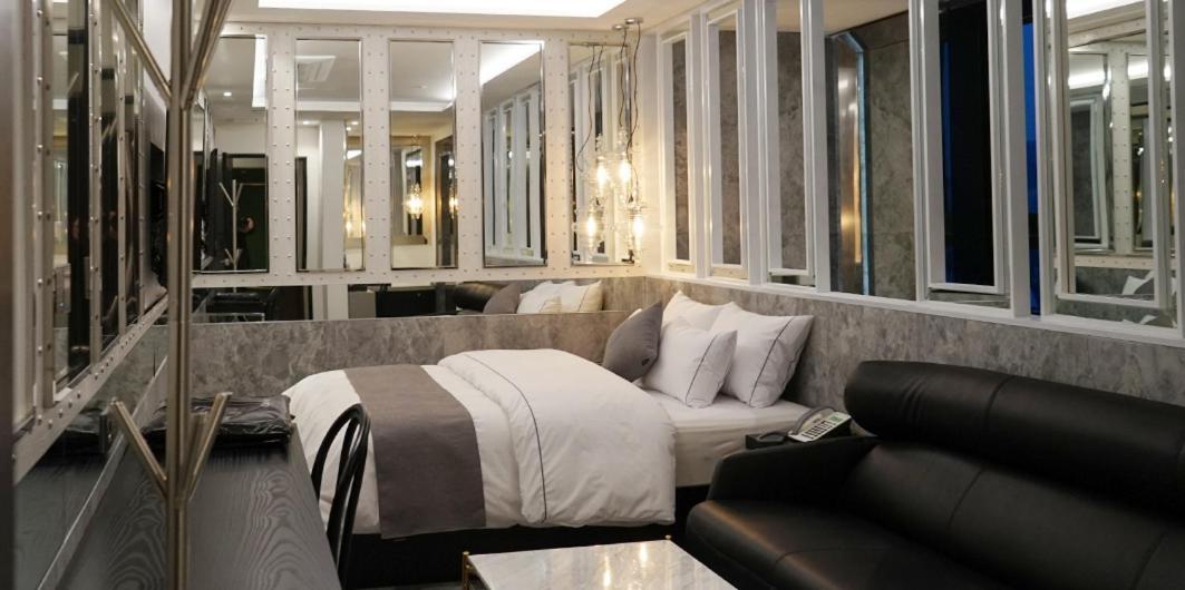 Astro Hotel Yongin Exterior foto